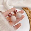 Shangjie Oem Aretes para Mujeres Fuzzy Gluffy Brincos geométricos de inverno vermelho Brincos modernos